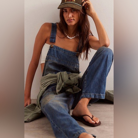 *NWT* FREE PEOPLE WAY BACK DENIM OVERALLS - Picture 2 of 14